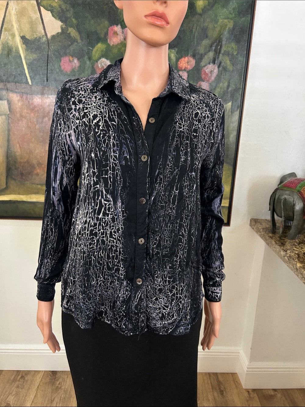 River + Sky  black & white Crackle-Pattern Button-Up Blouse